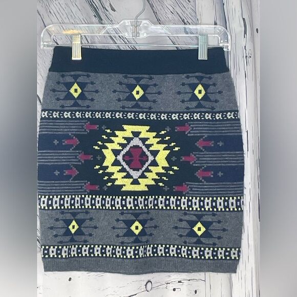 AQUA 100% CASHMERE Black Mini Skirt XS - Picture 2 of 5